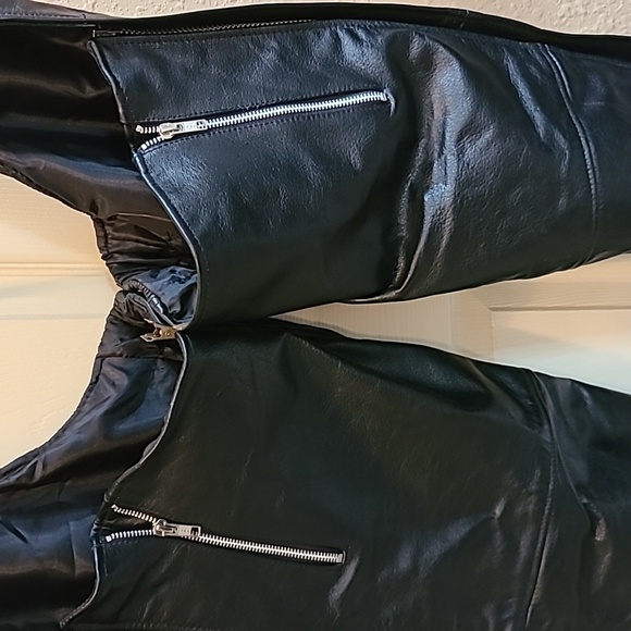 XELEMENT Motorcyle Leather Chaps - Picture 6 of 11